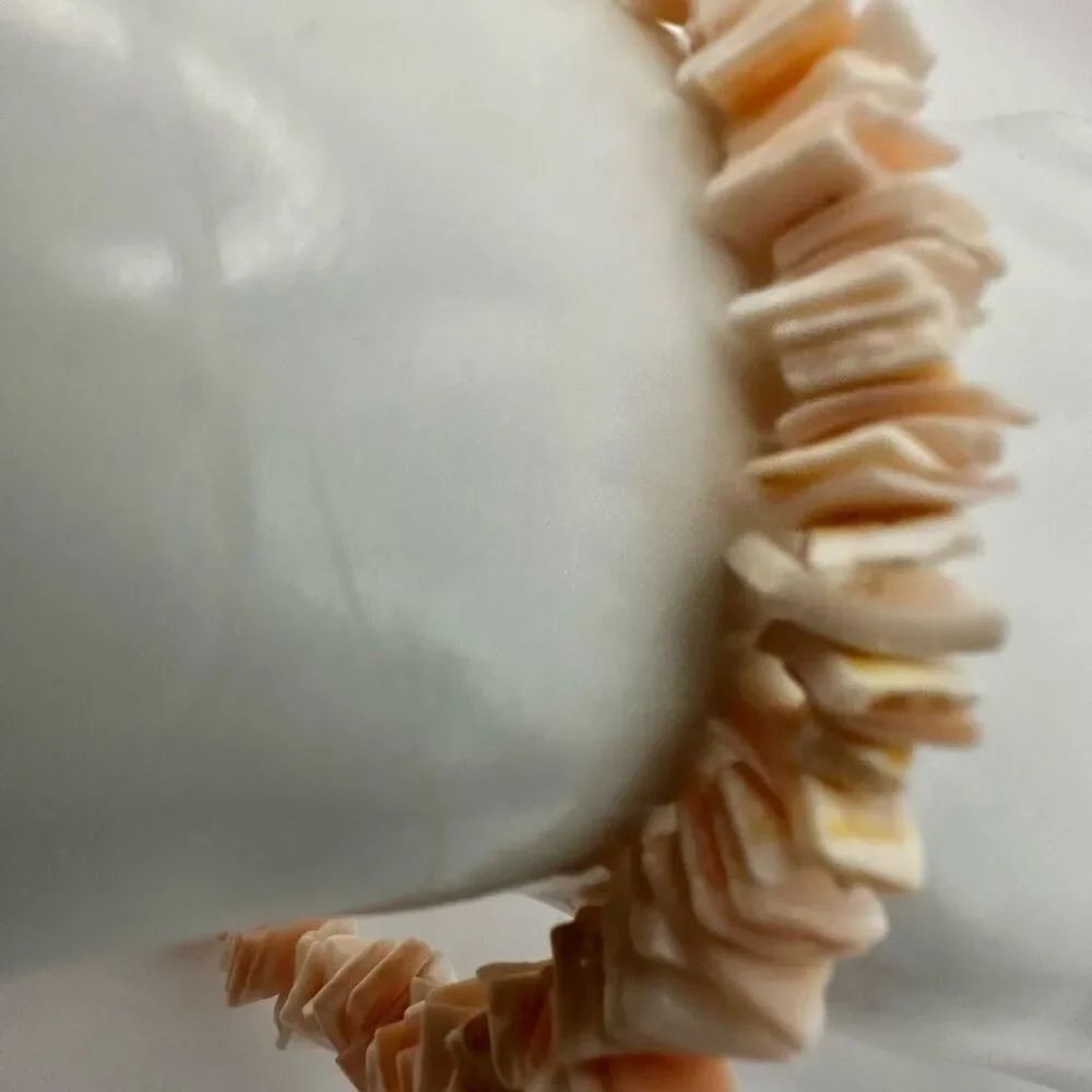 Pink puka shell bracelet - Picture 3 of 8